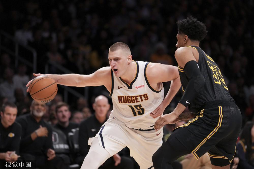 表现使他成 表现使他成